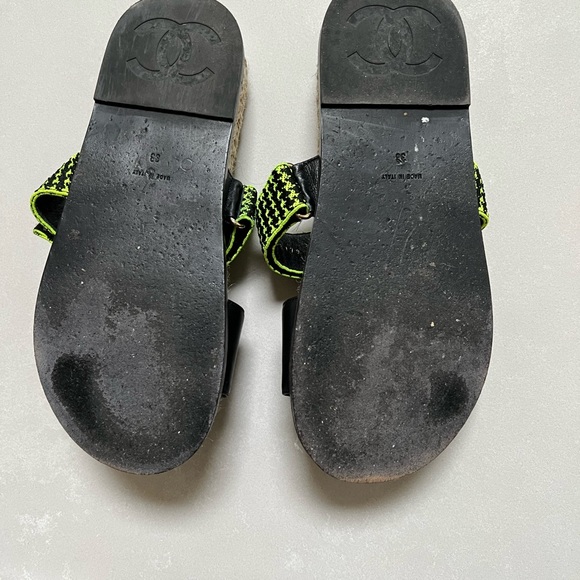 CHANEL Green Tweed Sandals - Picture 2 of 4